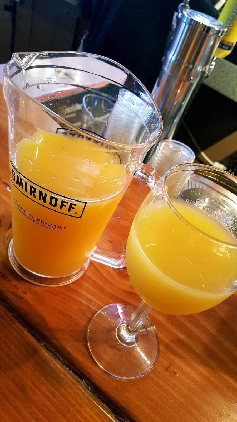 McCunes The Other Side Bar & Bistro | restaurant | 5038 Lewis Ave, Toledo, OH 43612, USA | 4194761577 OR +1 419-476-1577