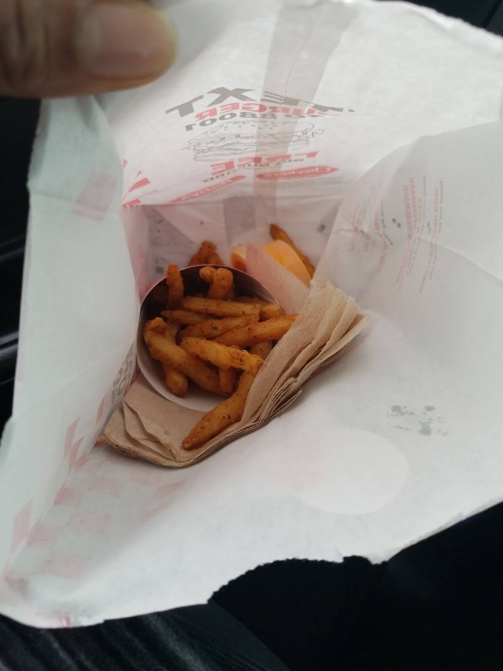 Checkers | restaurant | 7525 W Capitol Dr, Milwaukee, WI 53216, USA | 4145365550 OR +1 414-536-5550