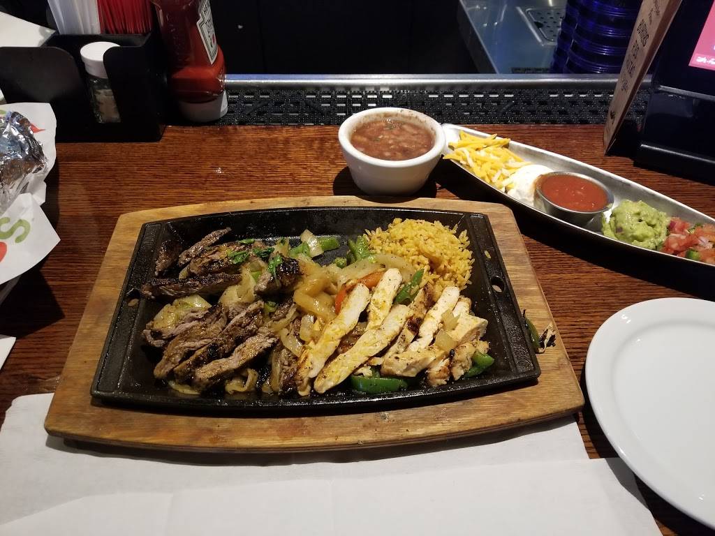 Chilis Grill & Bar | meal takeaway | 40584 US-19, Tarpon Springs, FL 34689, USA | 7279374822 OR +1 727-937-4822