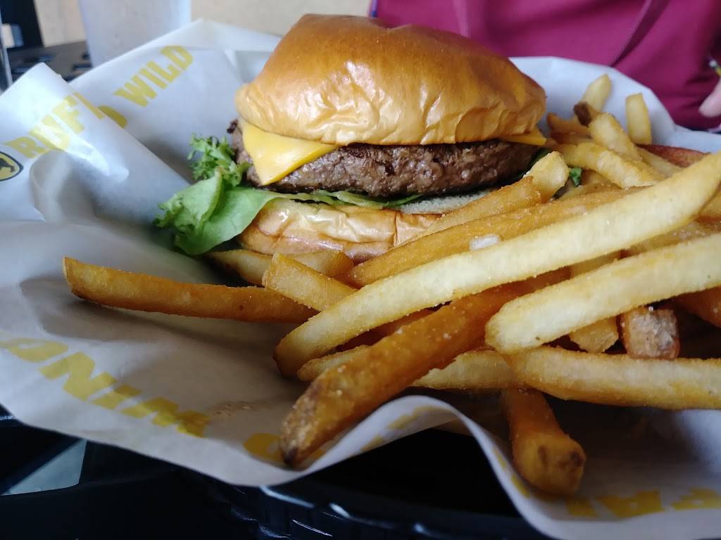 Buffalo Wild Wings | restaurant | 10500 Ulmerton Rd #476, Largo, FL 33771, USA | 7275849453 OR +1 727-584-9453