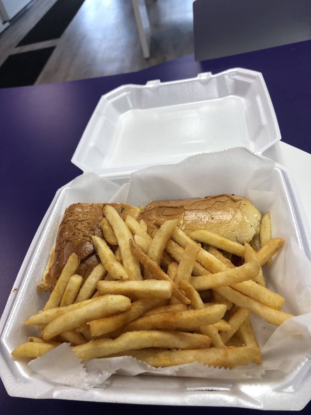 Mama Veras | restaurant | 15385 Merriman Rd, Livonia, MI 48154, USA | 7344664266 OR +1 734-466-4266