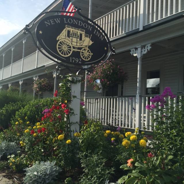 The Coach House Restaurant | restaurant | 353 Main St, New London, NH 03257, USA | 6035262791 OR +1 603-526-2791