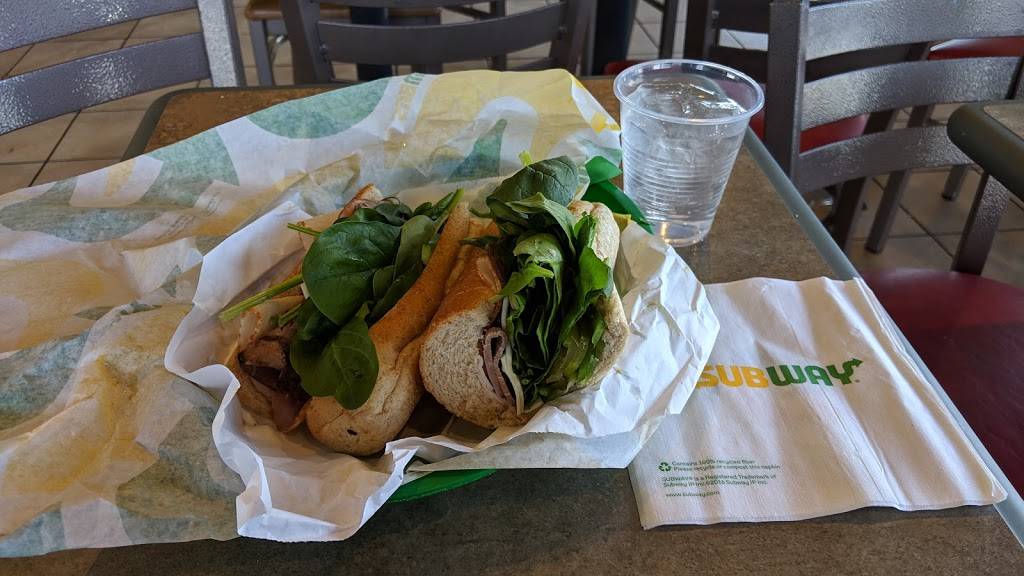 Subway | meal takeaway | 1420 10th St SW, Loveland, CO 80537, USA | 9706678487 OR +1 970-667-8487