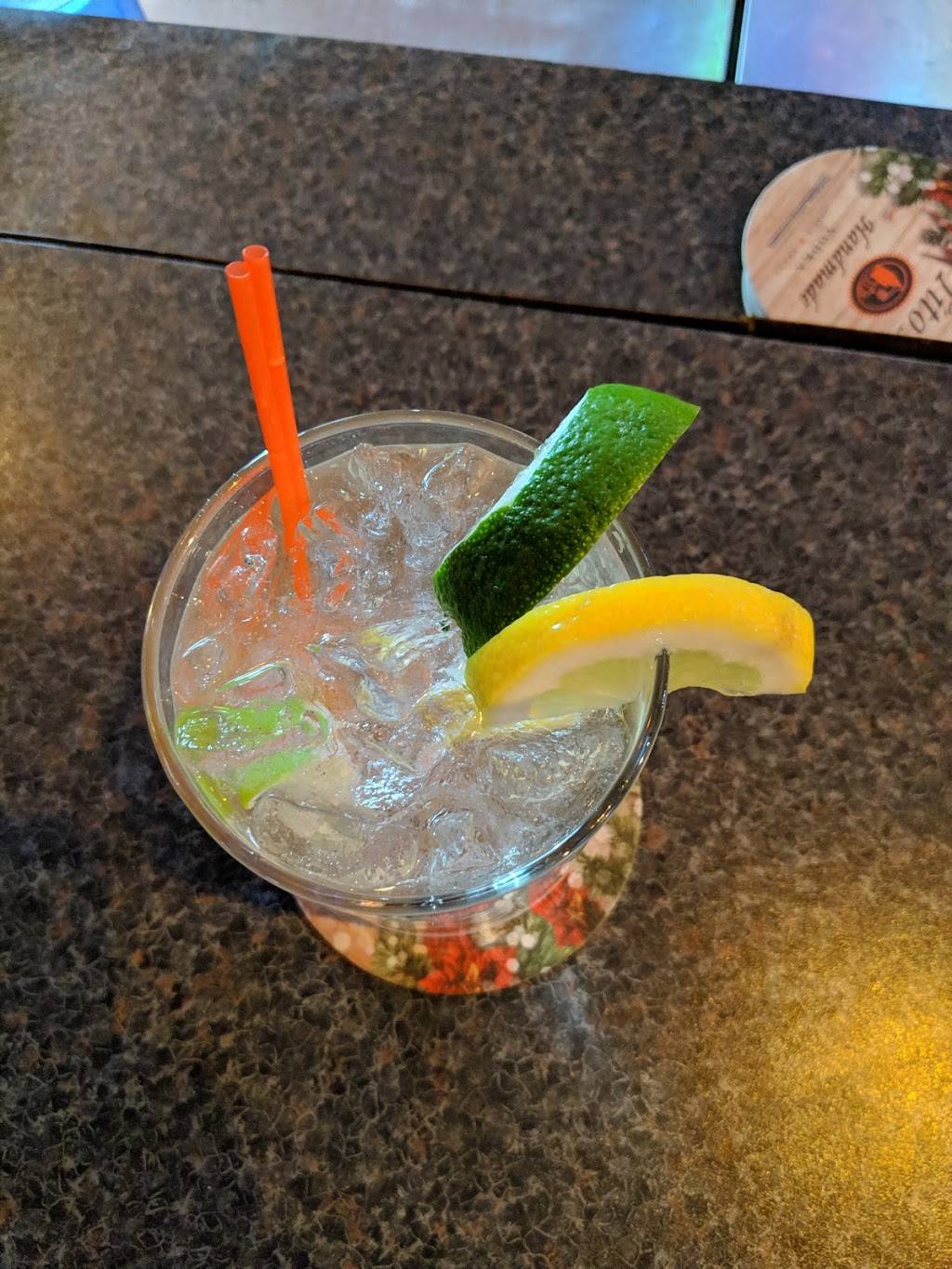 The Southern Stop | restaurant | N1083 Co Hwy U, Genoa City, WI 53128, USA | 2622793233 OR +1 262-279-3233