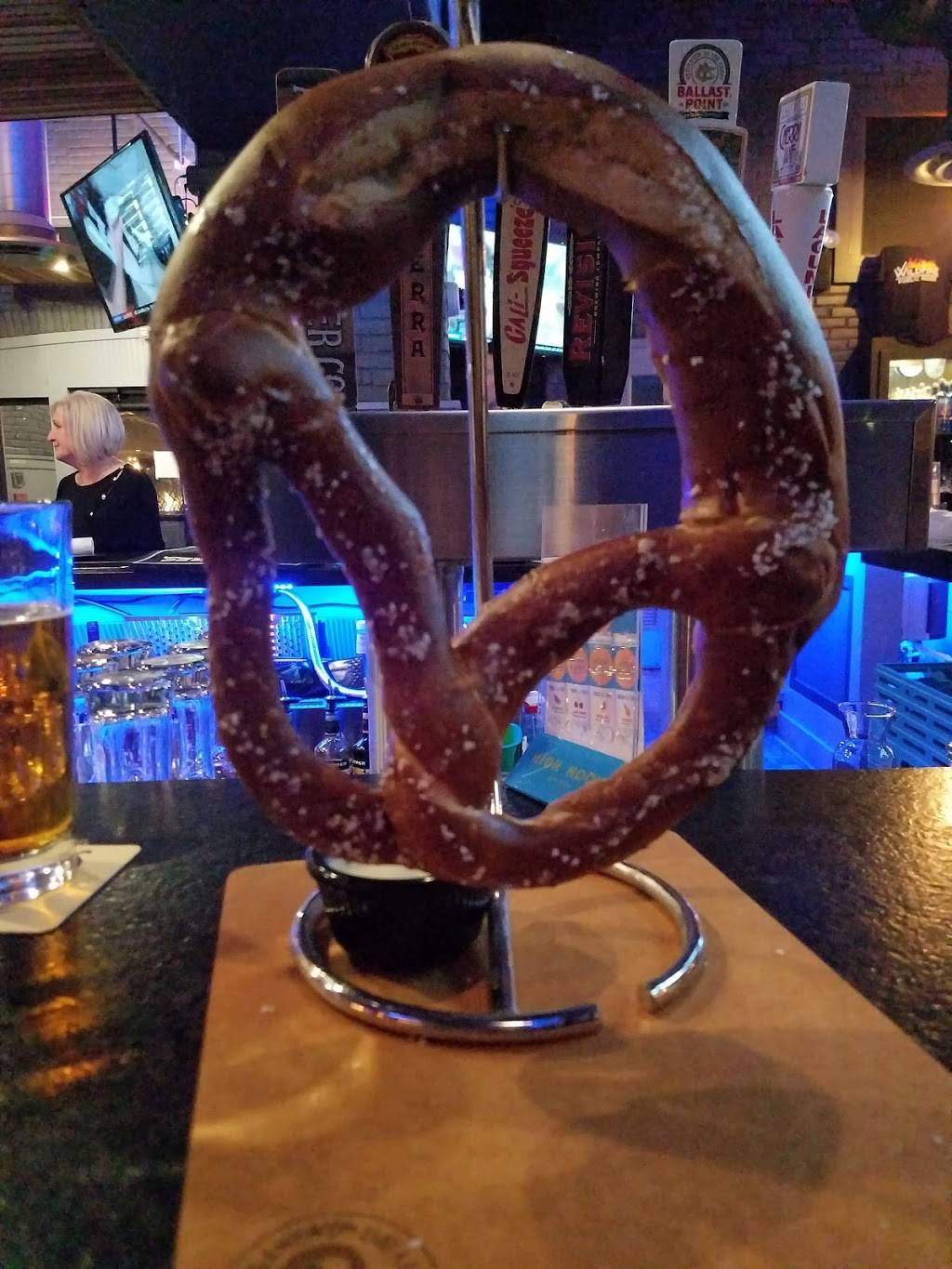 Wildfire Public House | restaurant | 1533 Oakdale Rd # A, Modesto, CA 95355, USA | 2095218667 OR +1 209-521-8667