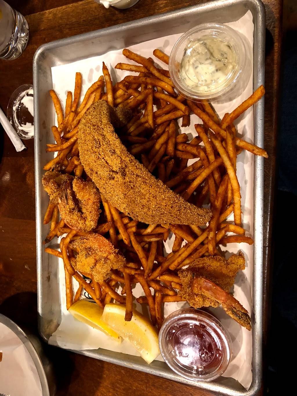 Tasty Tails | restaurant | 100 S Central Expy #21, Richardson, TX 75080, USA | 2143778603 OR +1 214-377-8603