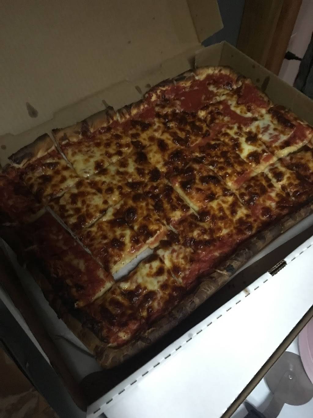 Calas Pizza | restaurant | 7346 Mentor Ave, Mentor, OH 44060, USA | 4402691155 OR +1 440-269-1155