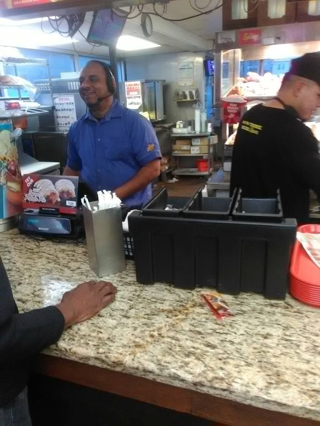 Churchs Chicken | restaurant | 2401 Van Brunt Blvd, Kansas City, MO 64127, USA | 8162416696 OR +1 816-241-6696