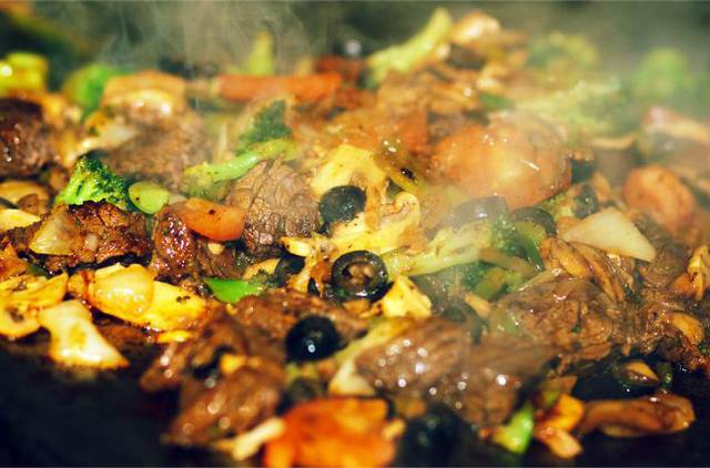 Classic Pizza | restaurant | 296 Winthrop St, Taunton, MA 02780, USA | 5088800090 OR +1 508-880-0090