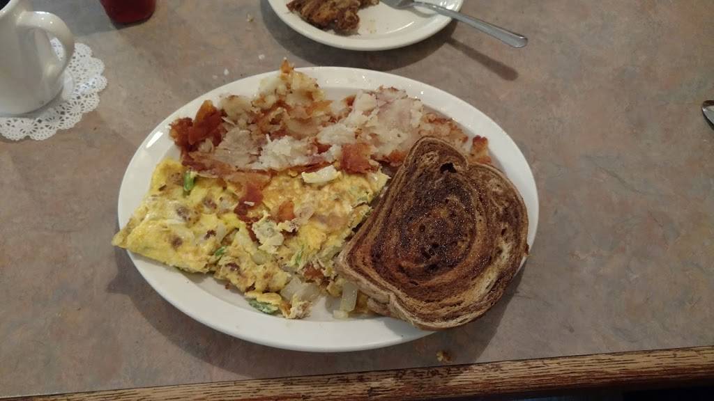 Star 34 Family Restaurant | restaurant | 336 W Church St, Sandwich, IL 60548, USA | 8157869898 OR +1 815-786-9898