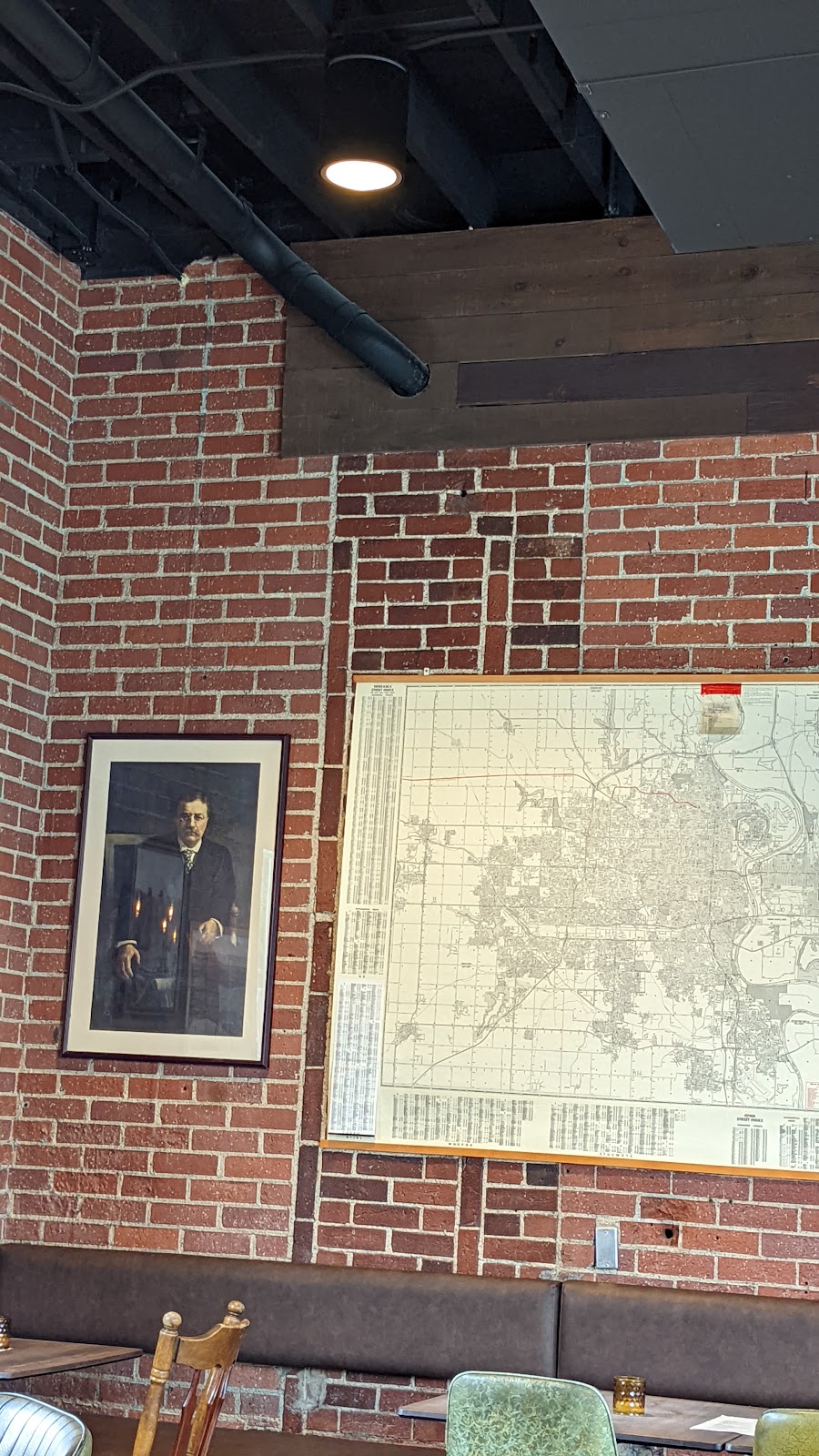 The Bull Moose | restaurant | 3548 Center St, Omaha, NE 68105, USA | 5318674480 OR +1 531-867-4480