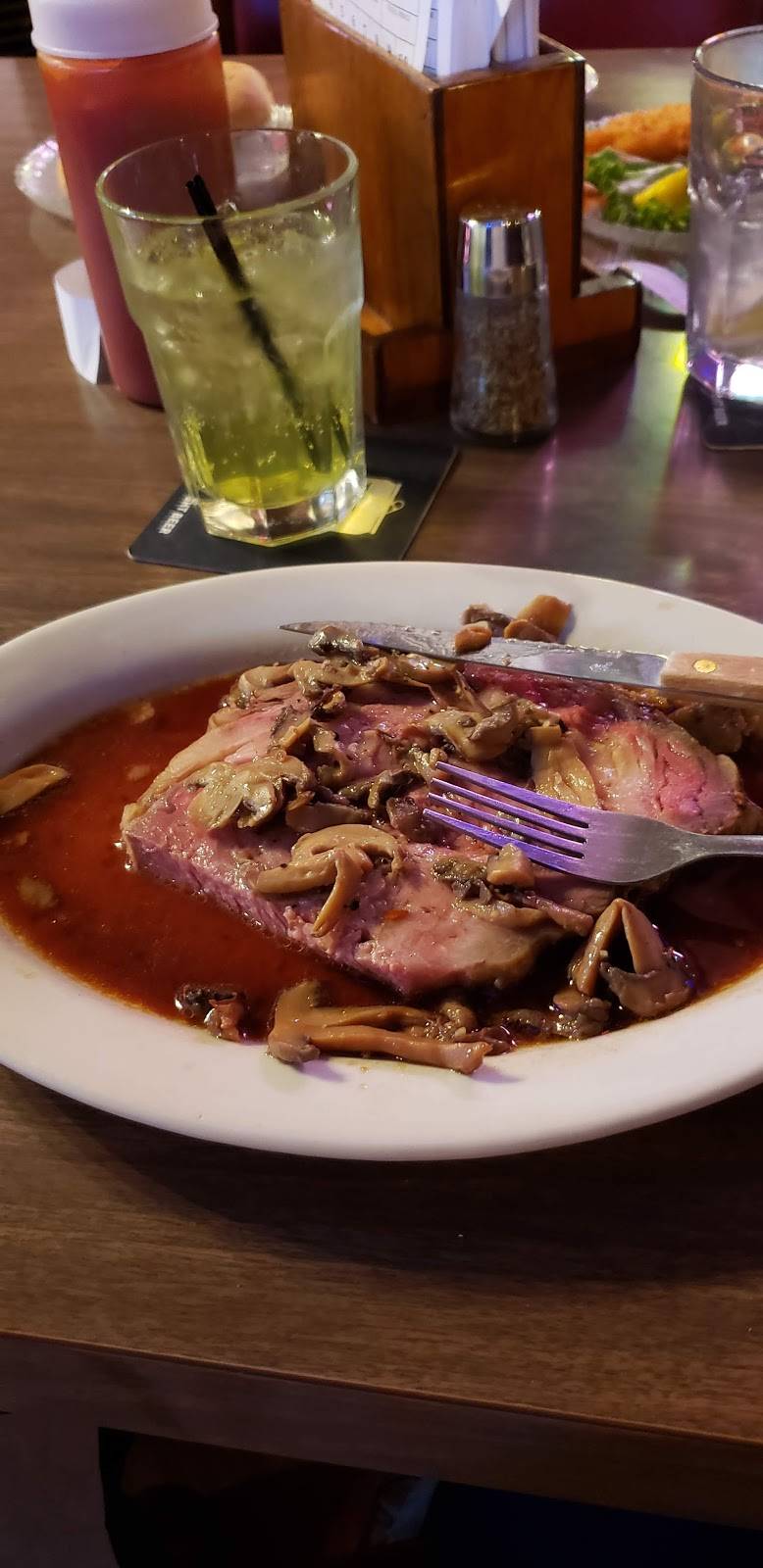 Hunters Restaurant Lounge | restaurant | 311 Midland St, Waco, NE 68460, USA | 4027285613 OR +1 402-728-5613