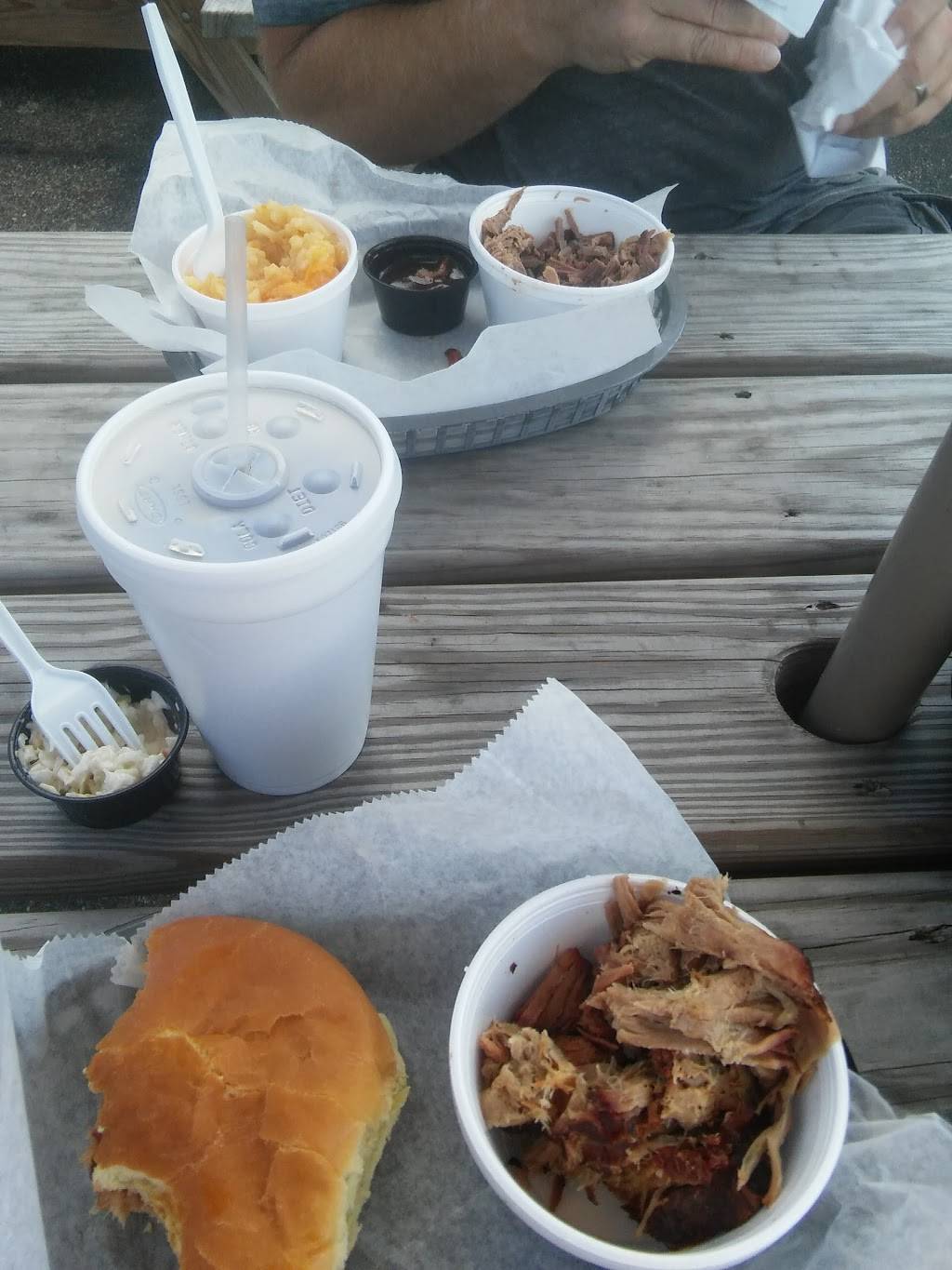 Route 62 BBQ | restaurant | 580 W Coshocton St, Johnstown, OH 43031, USA | 7409672462 OR +1 740-967-2462