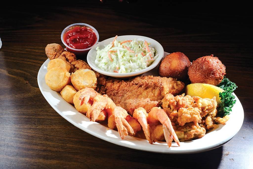 Henrys Restaurant | restaurant | 3396 N Croatan Hwy, Kill Devil Hills, NC 27948, USA | 2522612025 OR +1 252-261-2025