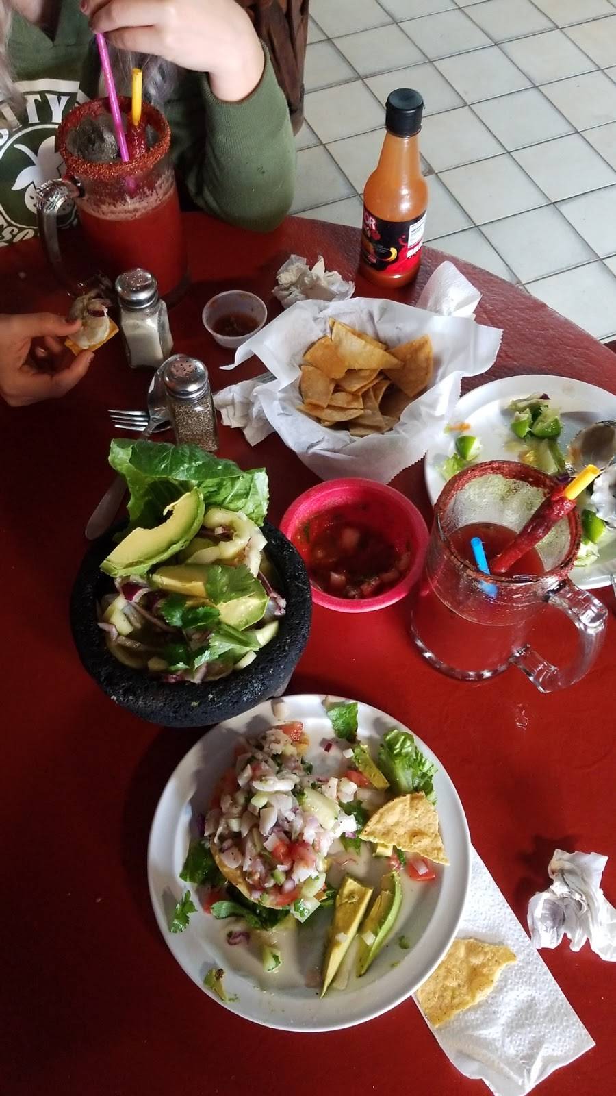 Carnes y Mariscos Los Molcajetes Restaurant | restaurant | Blvd. Benito Juárez 9356, Playas Rosarito, 22710 Rosarito, B.C., Mexico | 016611144858 OR +52 661 114 4858