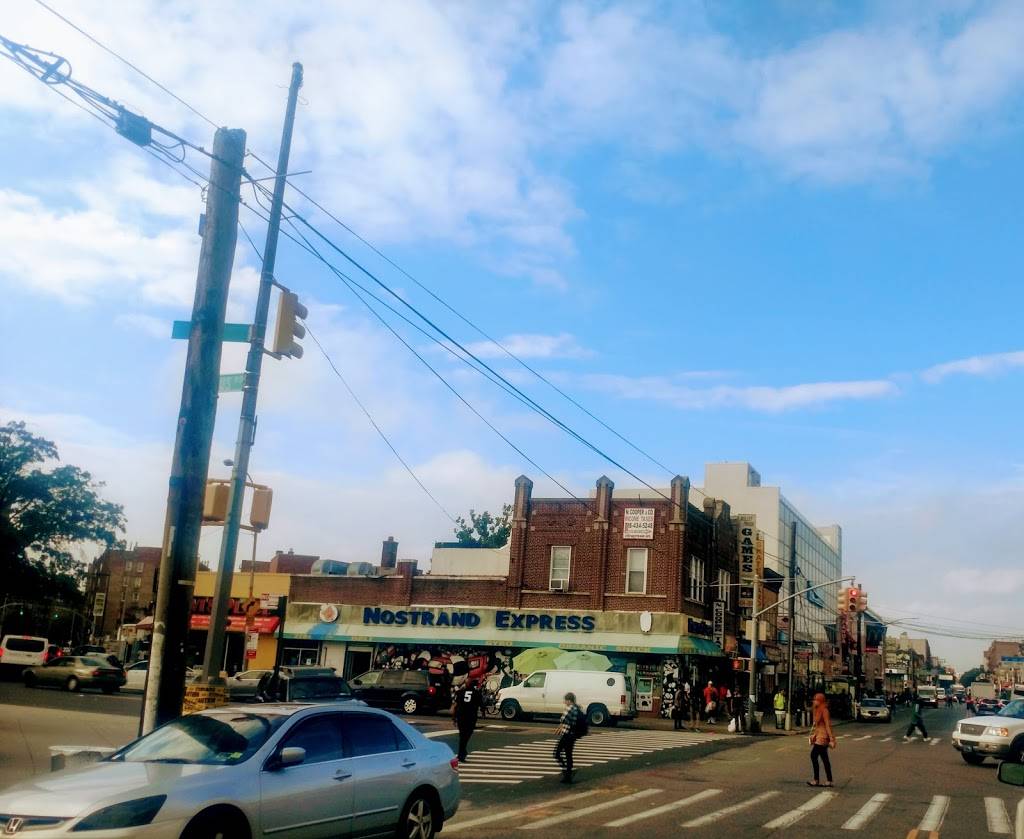 Nostrand Express Deli | restaurant | 2184 Nostrand Ave, Brooklyn, NY 11210, USA | 7184213300 OR +1 718-421-3300