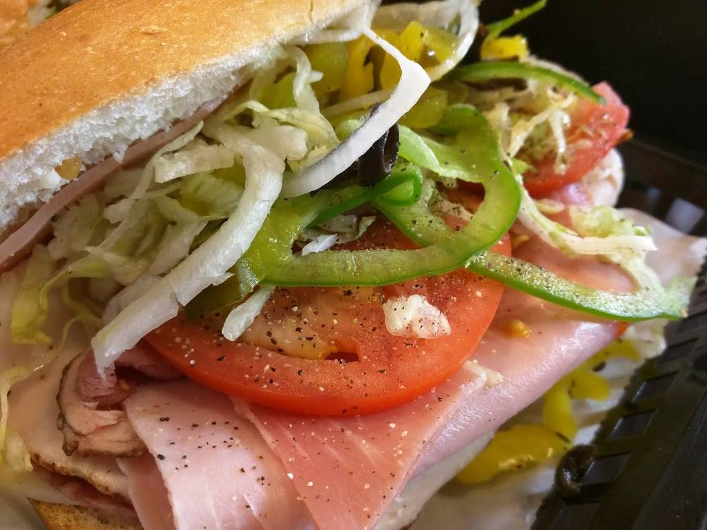Sub Crazy | restaurant | 5 Mill St, Meredith, NH 03253, USA | 6036777827 OR +1 603-677-7827