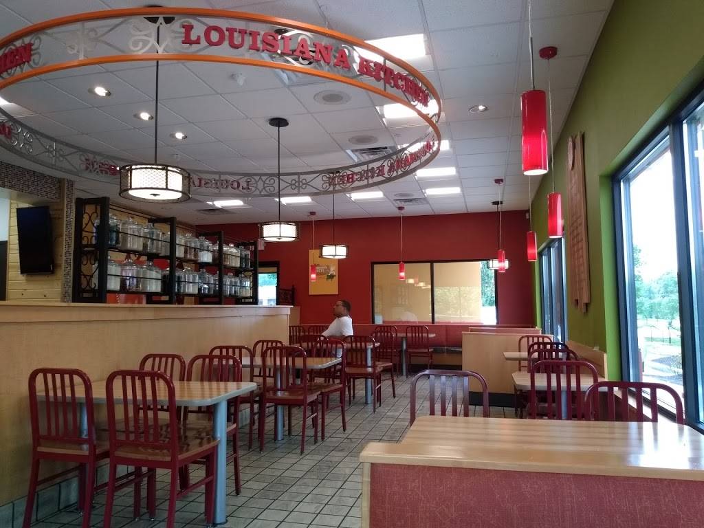 Popeyes Louisiana Kitchen | restaurant | 7101 Martin Luther King Jr Hwy, Landover, MD 20785, USA | 3017737354 OR +1 301-773-7354