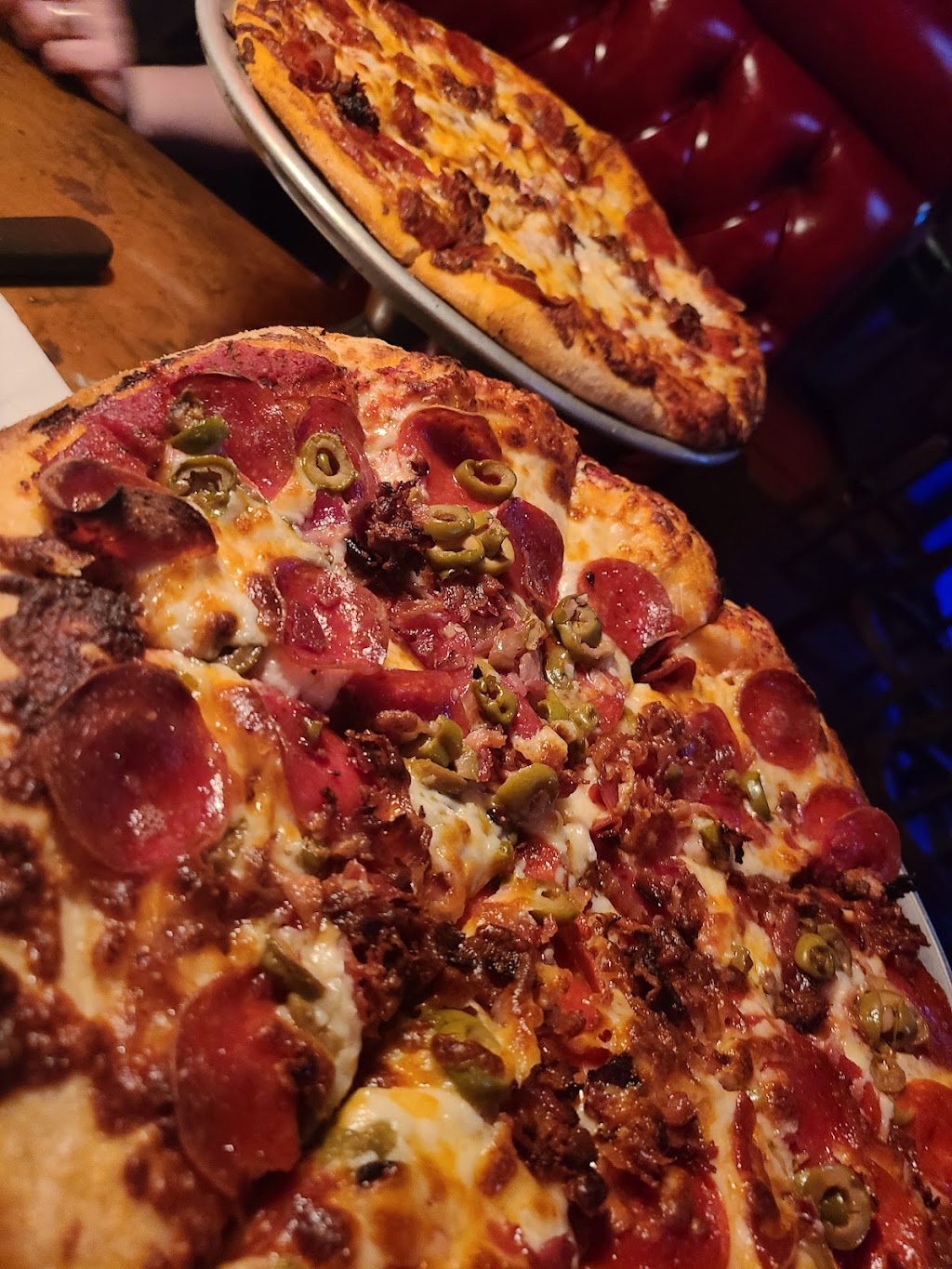 Elmhurst Tap Room | restaurant | 22057 W Outer Dr, Dearborn, MI 48124, USA | 3132774041 OR +1 313-277-4041