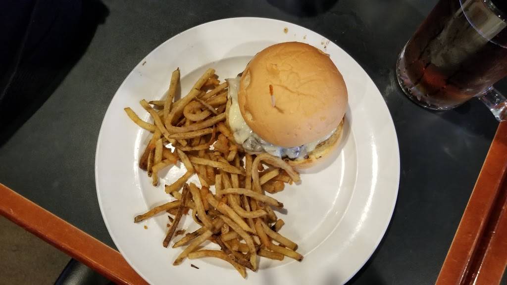 Risky Business | restaurant | 8848 E Tanque Verde Rd, Tucson, AZ 85749, USA | 5207498555 OR +1 520-749-8555