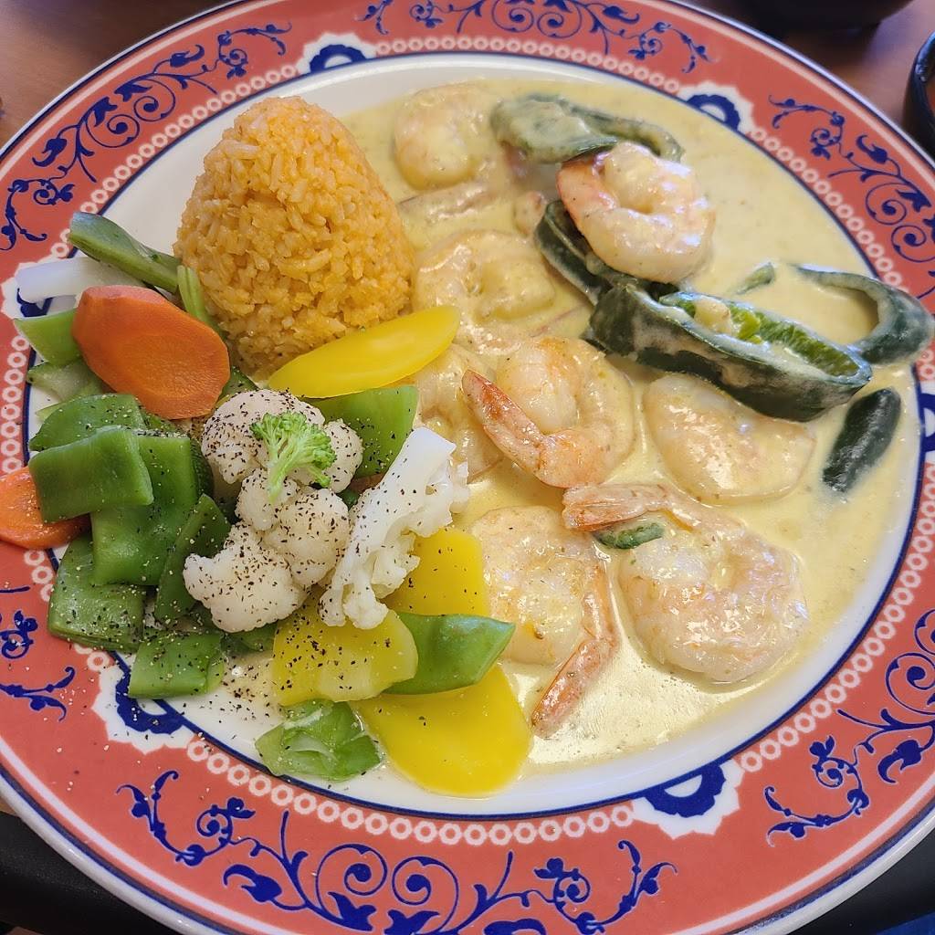 La Sirena Mexican seafood & bar | restaurant | 404 N Collins St, Arlington, TX 76011, USA | 6822766482 OR +1 682-276-6482