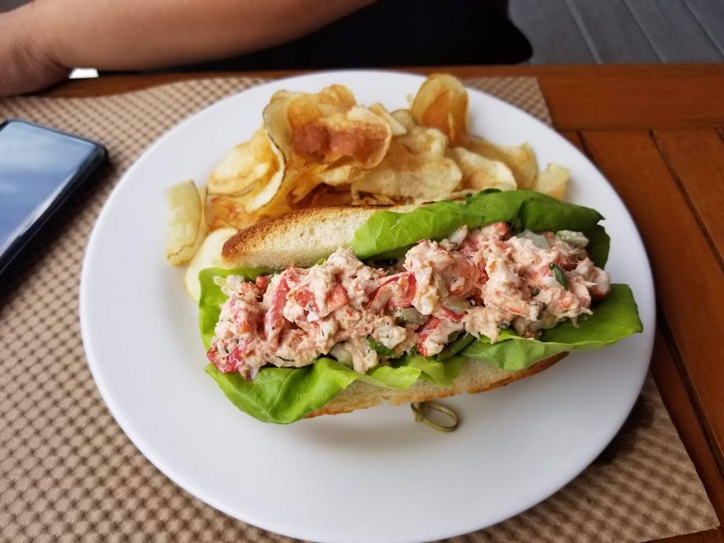 Louies Grille and Liquors | restaurant | 395 Main St, Port Washington, NY 11050, USA | 5168834242 OR +1 516-883-4242