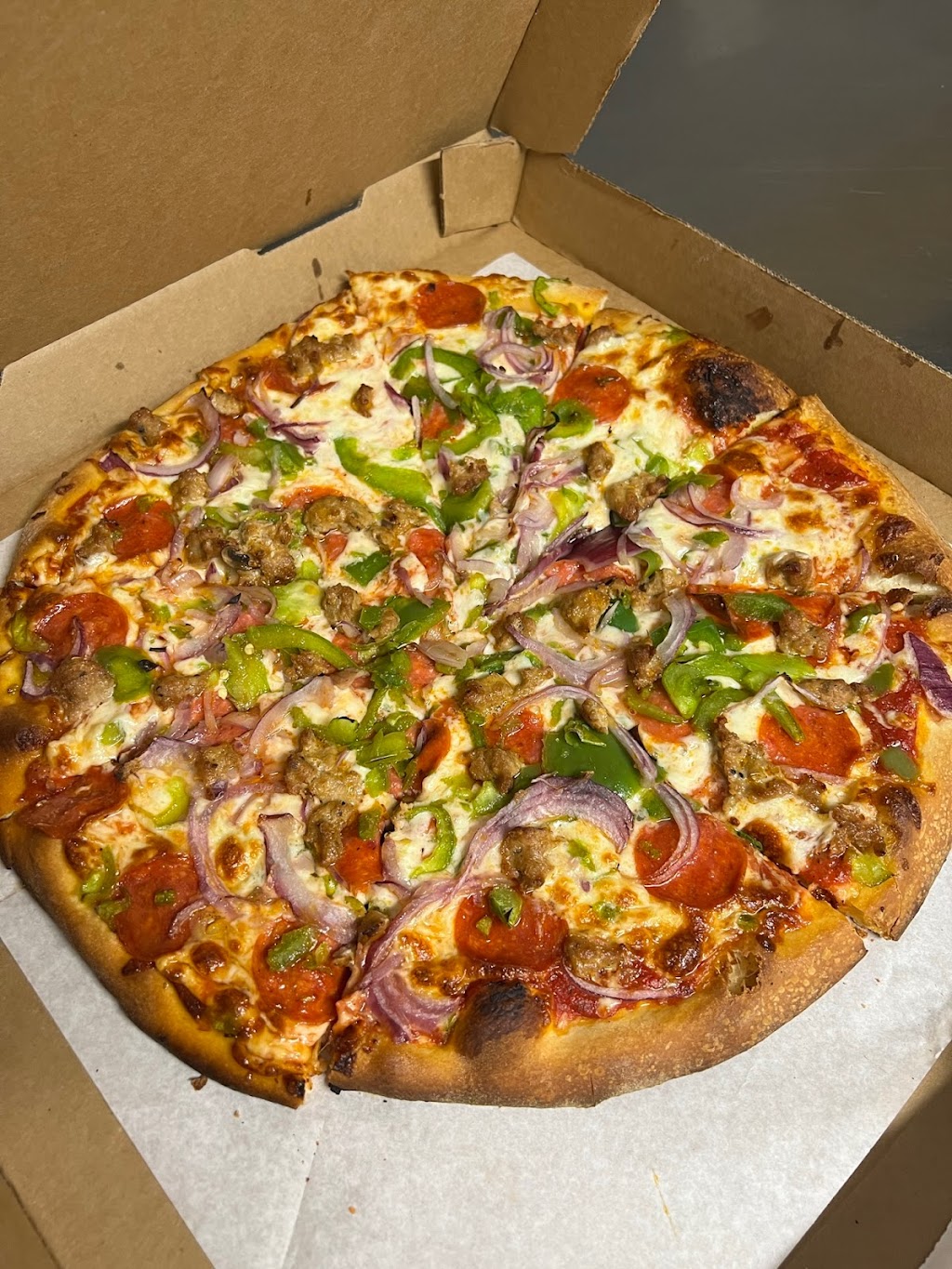 Maggios Pizza | restaurant | 120 River Bend Rd, Bandera, TX 78003, USA | 8308500815 OR +1 830-850-0815