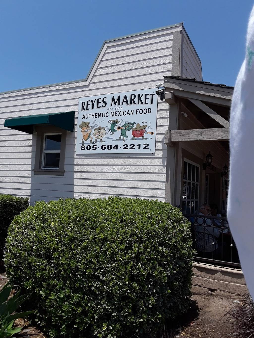 Reyes Market | restaurant | 4795 Carpinteria Ave, Carpinteria, CA 93013, USA | 8056842212 OR +1 805-684-2212