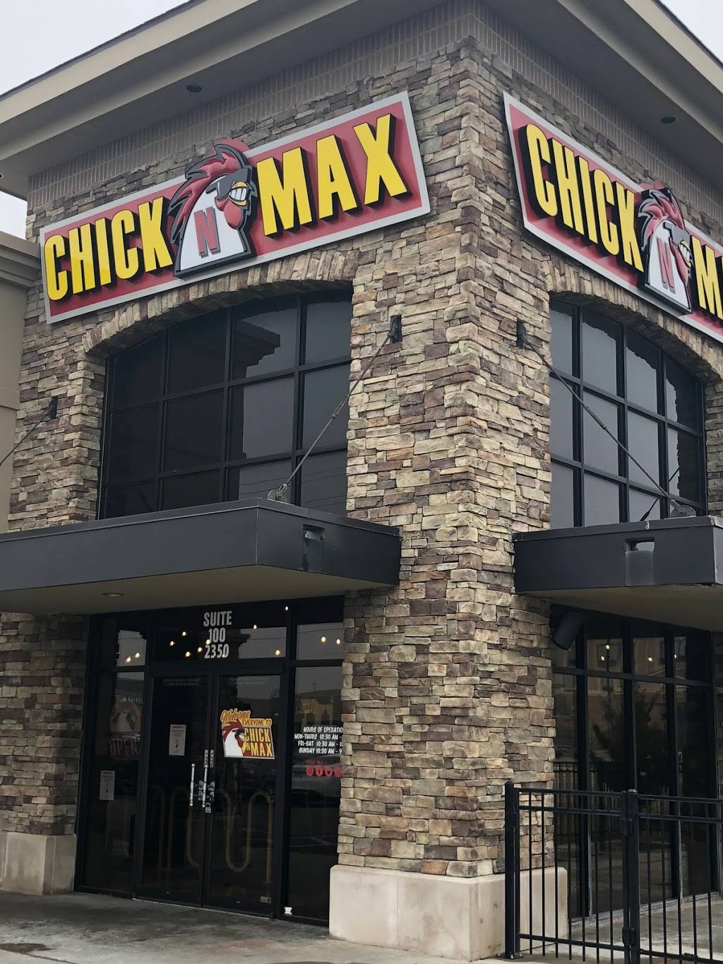 Chick N Max | restaurant | 2350 N Greenwich Rd #100, Wichita, KS 67226, USA | 3164253991 OR +1 316-425-3991