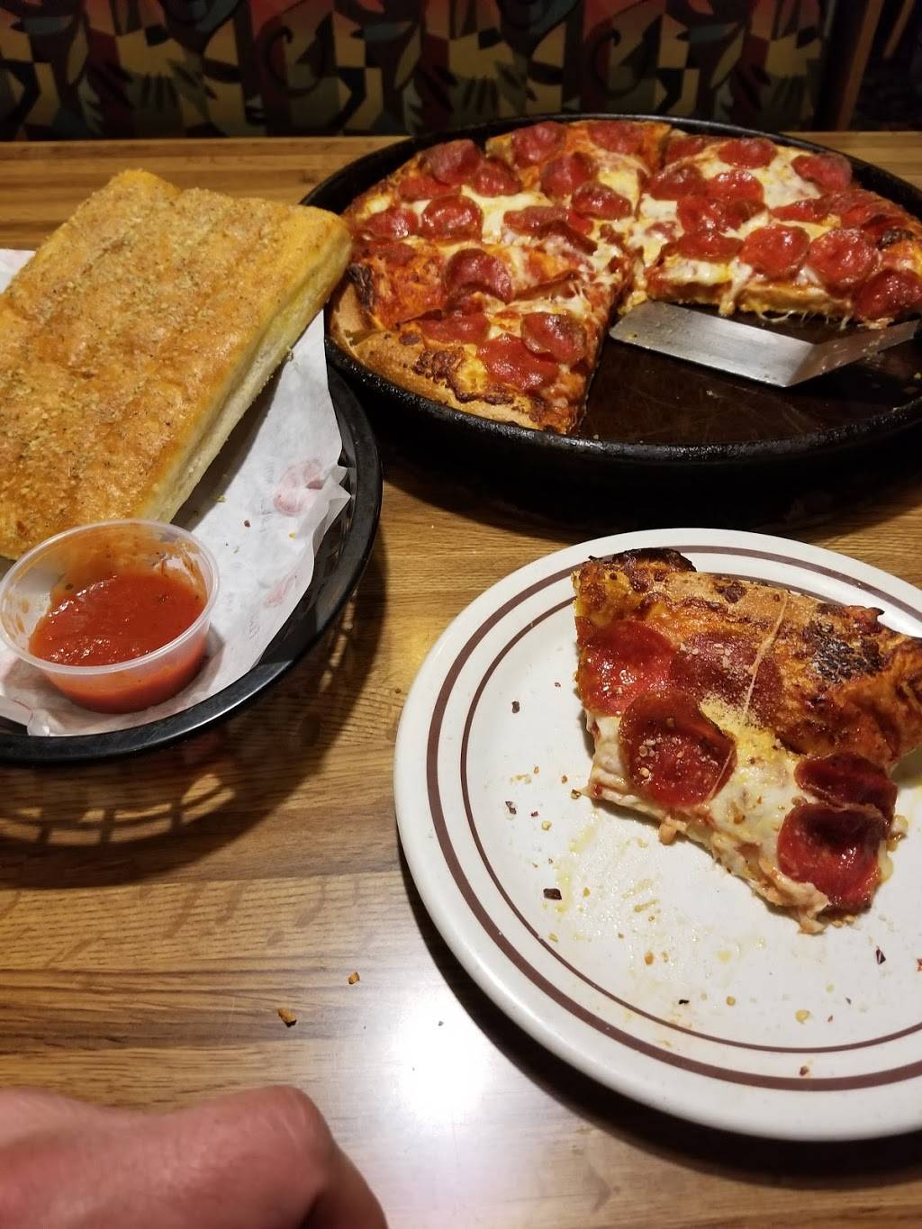 Pizza Hut | restaurant | 550 8th Ave, Monroe, WI 53566, USA | 6083253001 OR +1 608-325-3001