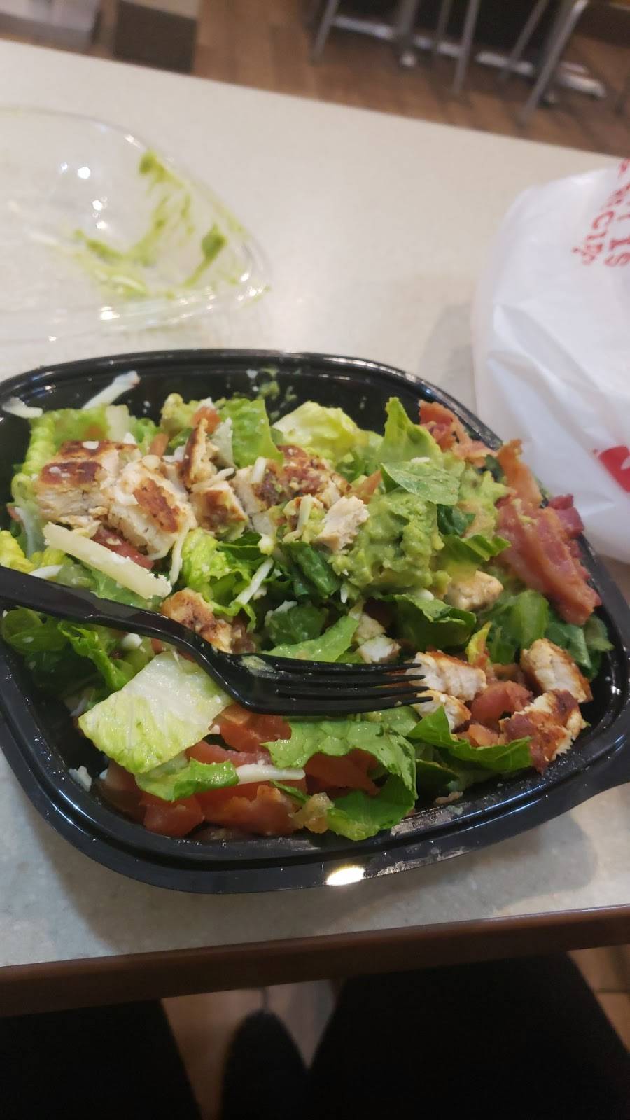 Wendys | restaurant | 3610 N Western Ave, Chicago, IL 60618, USA | 7735257368 OR +1 773-525-7368