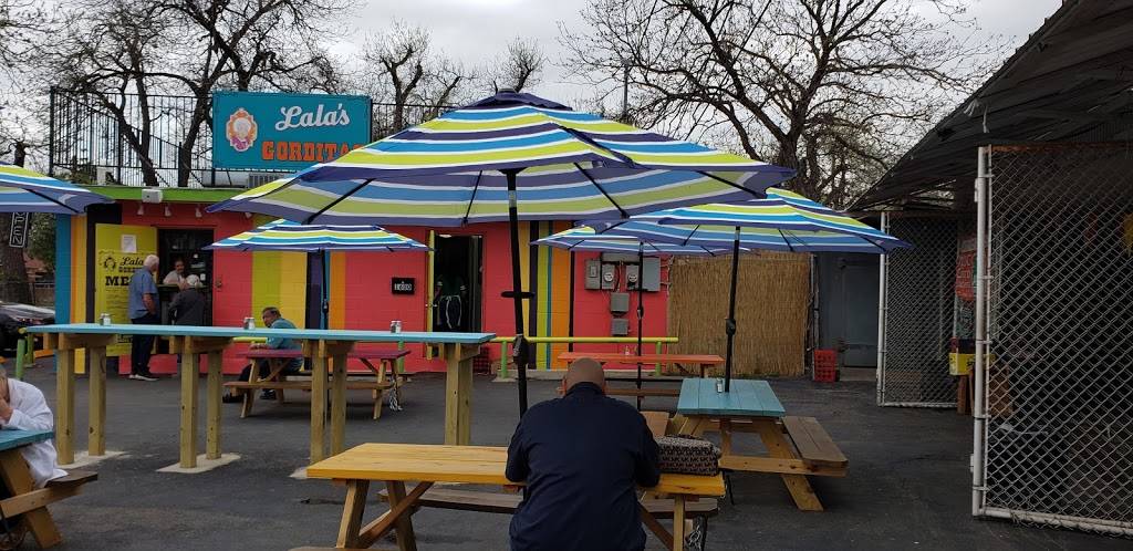 Lalas Gorditas | restaurant | 1600 Roosevelt Ave, San Antonio, TX 78210, USA | 2104657157 OR +1 210-465-7157