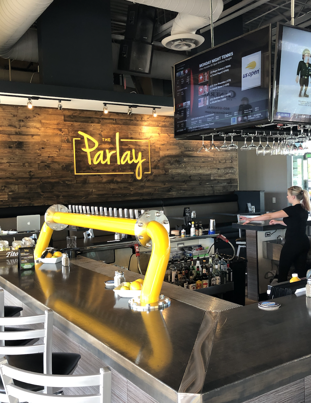 The Parlay Kitchen + Cocktails | restaurant | 1245 S Price Rd # 1, Chandler, AZ 85286, USA | 4805005247 OR +1 480-500-5247