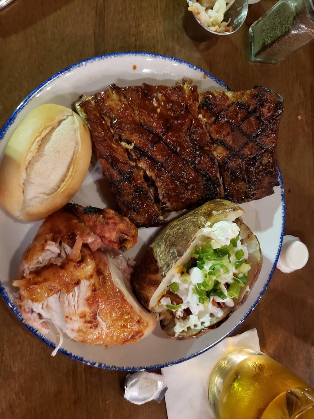 Swiss Chalet | restaurant | 24398 Woodbine Ave, Keswick, ON L4P 3E9, Canada | 9054765667 OR +1 905-476-5667