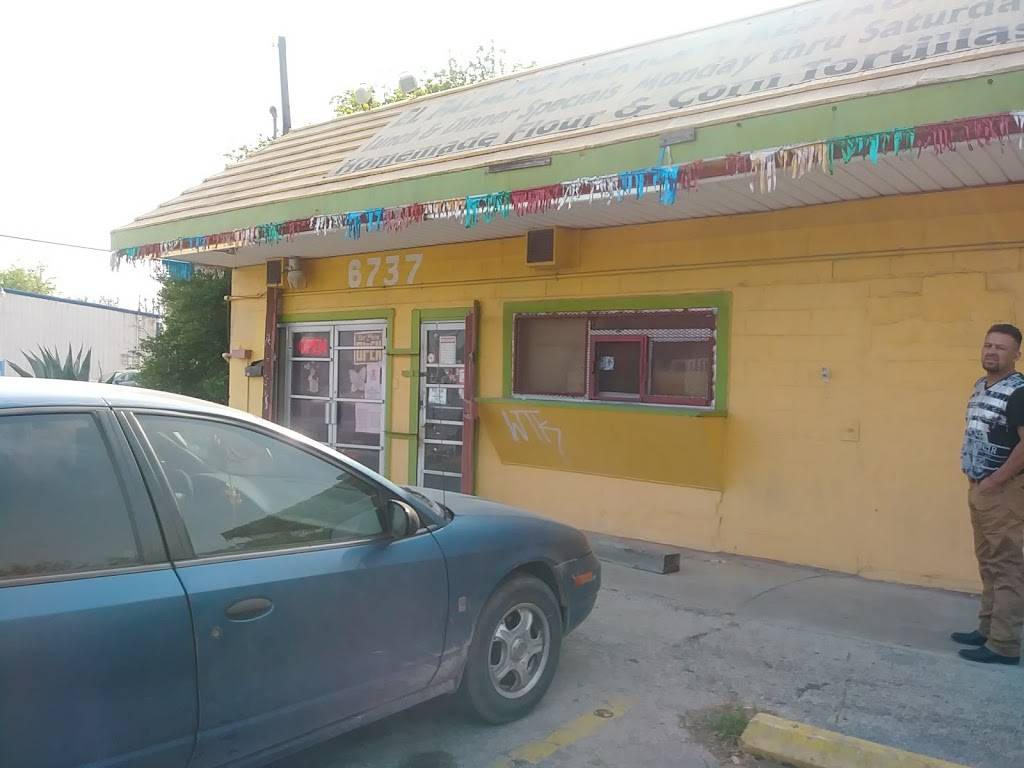 El Palacio | restaurant | 6737 S Flores St, San Antonio, TX 78221, USA | 2109216149 OR +1 210-921-6149