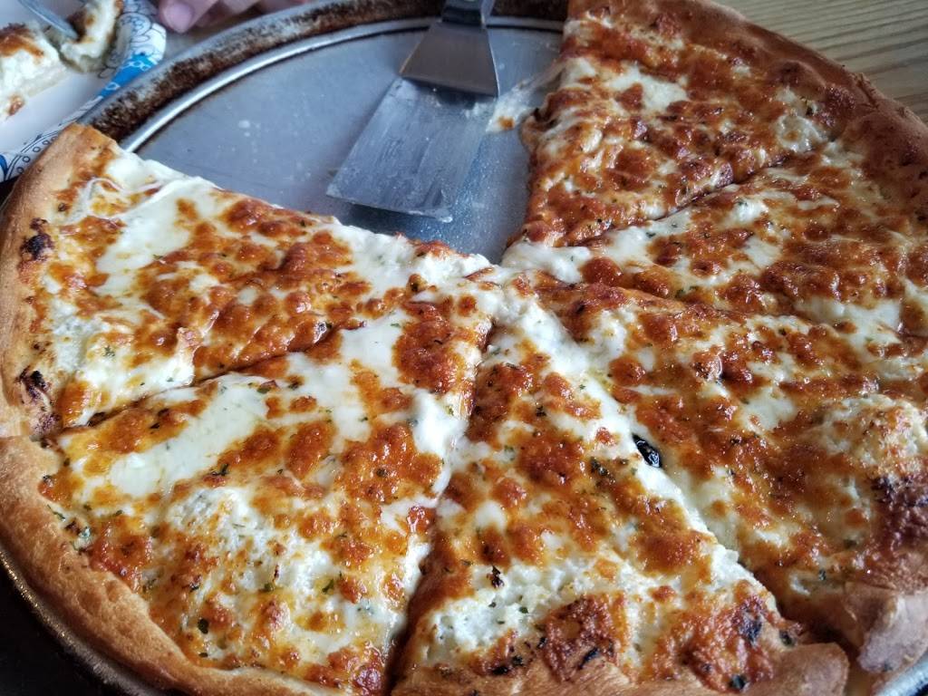 DeCesares Pizzeria | restaurant | 938 U.S. 9, Schroon Lake, NY 12870, USA | 5185329200 OR +1 518-532-9200