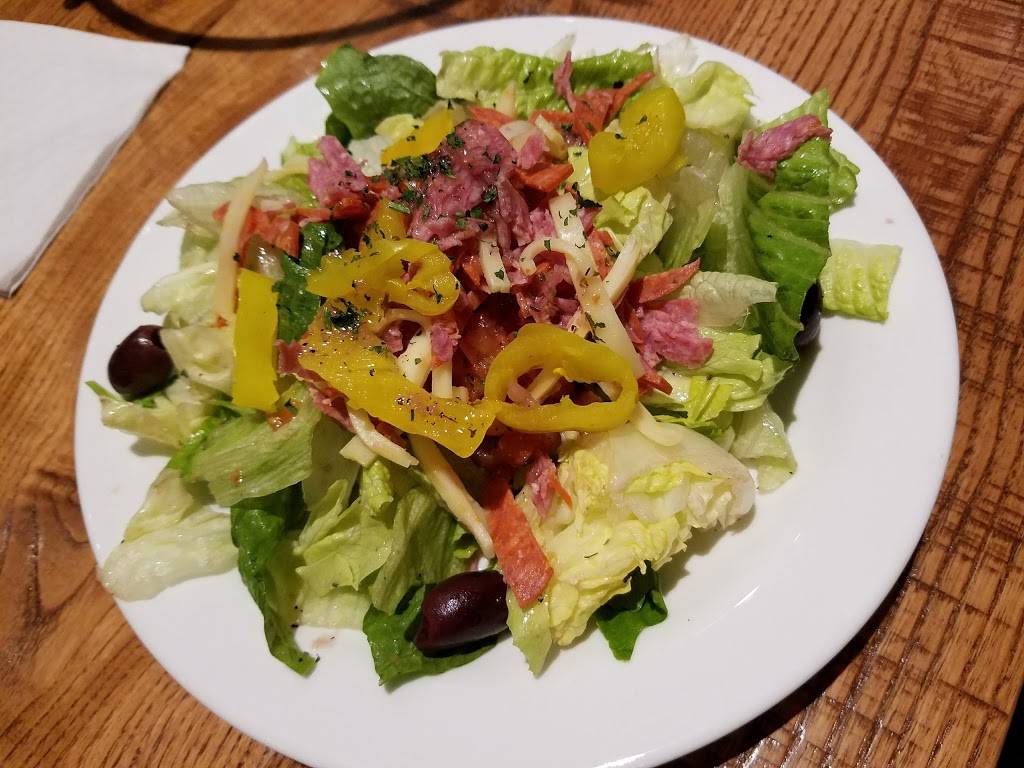 Giordanos | restaurant | 17W280 W, 22nd St, Oakbrook Terrace, IL 60181, USA | 6305307799 OR +1 630-530-7799