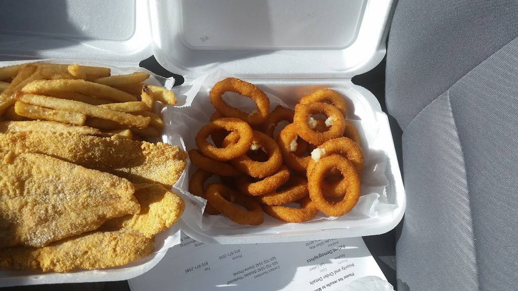 J J Fish & Chicken | restaurant | 217 7th St, Rockford, IL 61104, USA | 8159618748 OR +1 815-961-8748