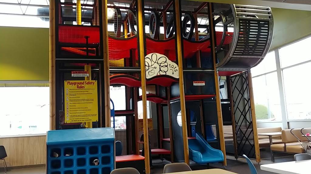 McDonalds | cafe | 2424 S Country Club Rd, El Reno, OK 73036, USA | 4052627500 OR +1 405-262-7500