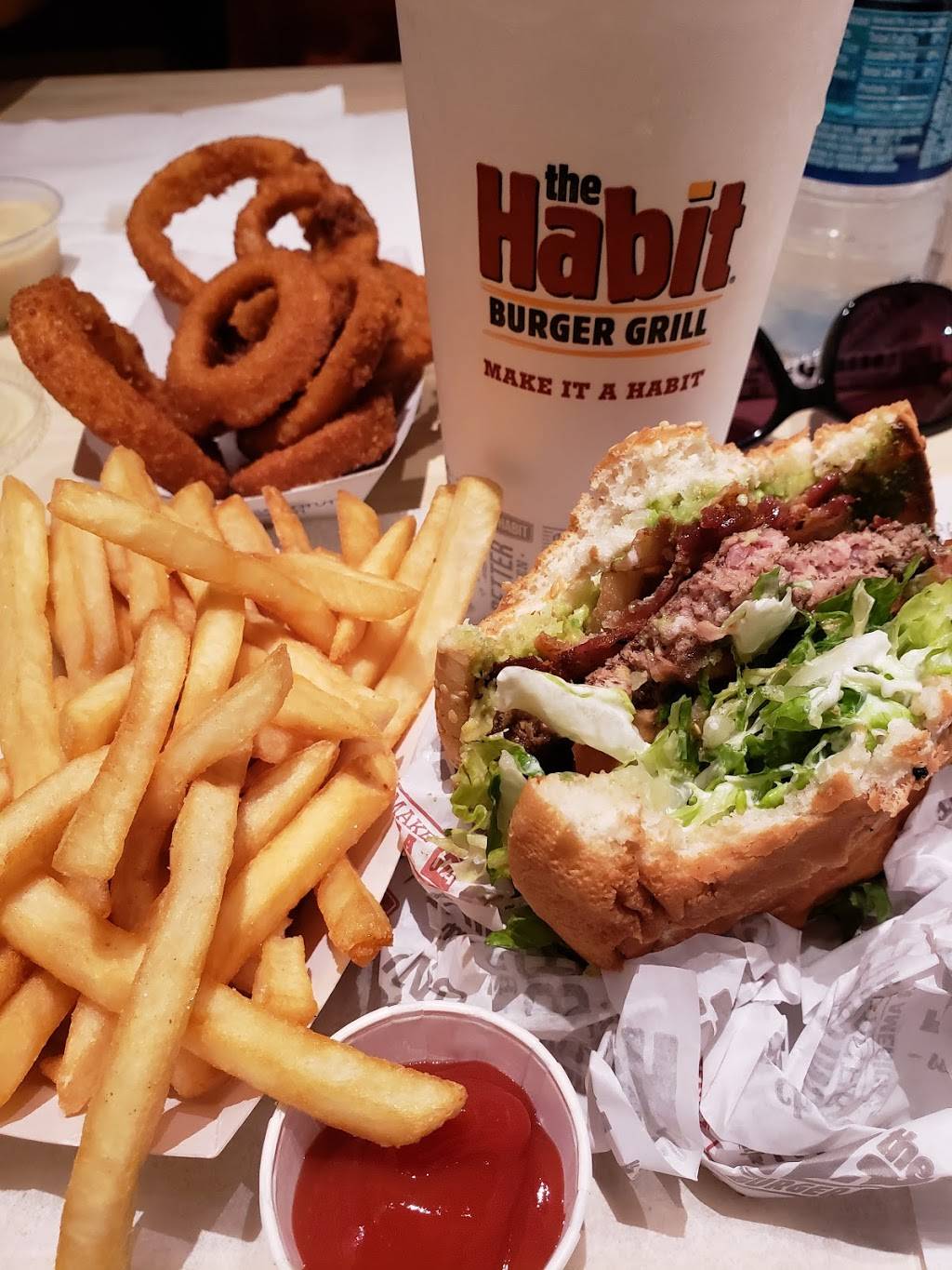 The Habit Burger Grill | restaurant | 3650 Village Dr, Castro Valley, CA 94546, USA | 5102473240 OR +1 510-247-3240