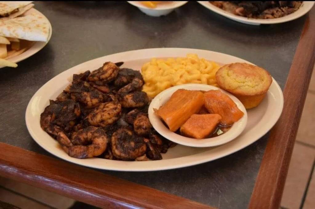 Mini chi-chi | restaurant | 5431 W Madison St, Chicago, IL 60644, USA | 7733790970 OR +1 773-379-0970