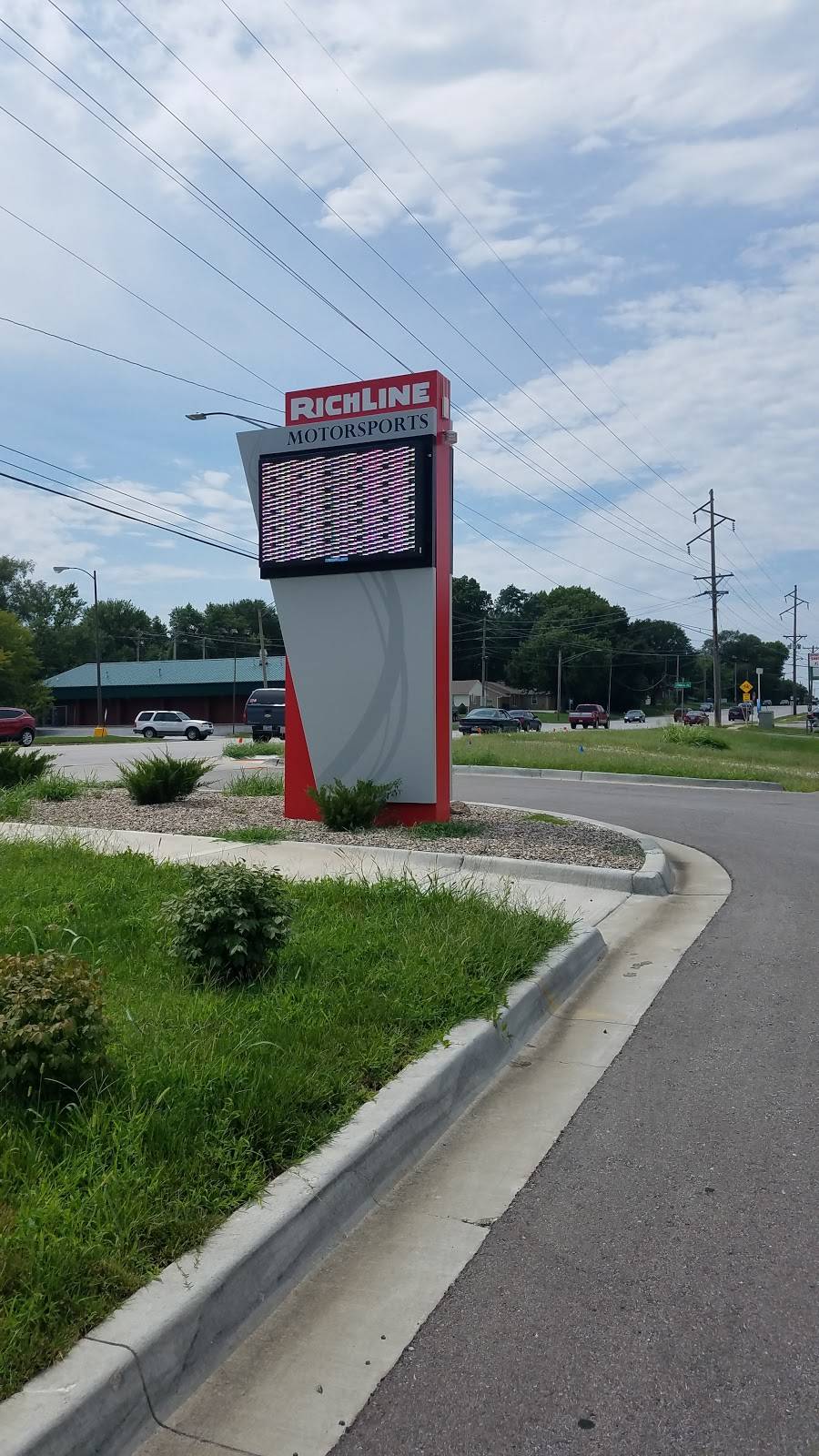 Back Yard Burgers | restaurant | 15908 East 23rd St S, Independence, MO 64055, USA | 8162547284 OR +1 816-254-7284