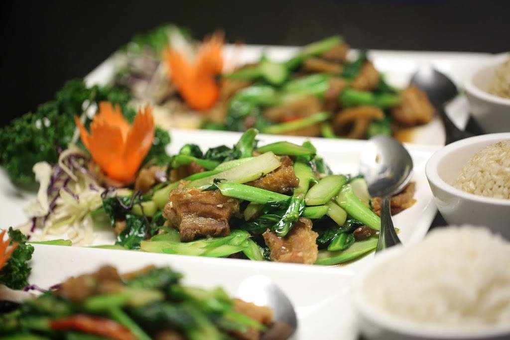 Manow Thai Kitchen | restaurant | 1138 Beacon St, Newton, MA 02461, USA | 6172442858 OR +1 617-244-2858