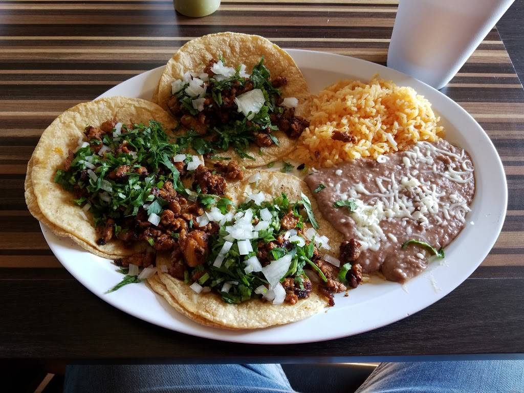 The Crazy Burrito | restaurant | 7516 Cass Avenue, Darien, IL 60561, USA | 6309680930 OR +1 630-968-0930