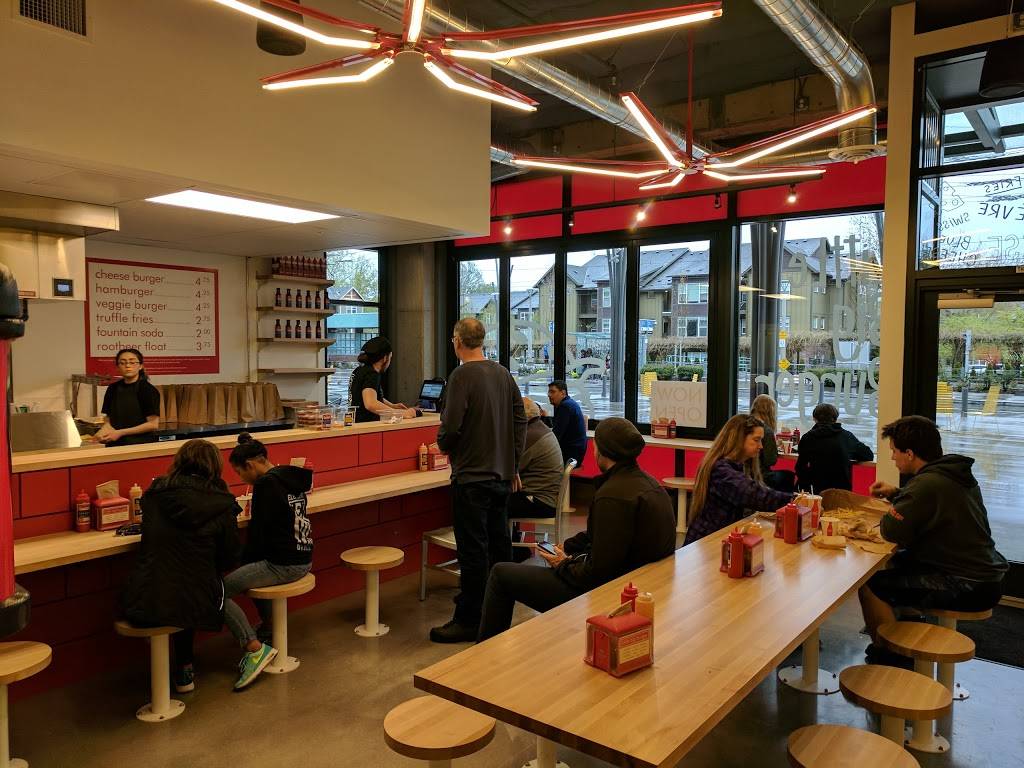 Little Big Burger - Orenco Station | restaurant | 940 NE Orenco Station Loop, Hillsboro, OR 97124, USA | 5033725452 OR +1 503-372-5452