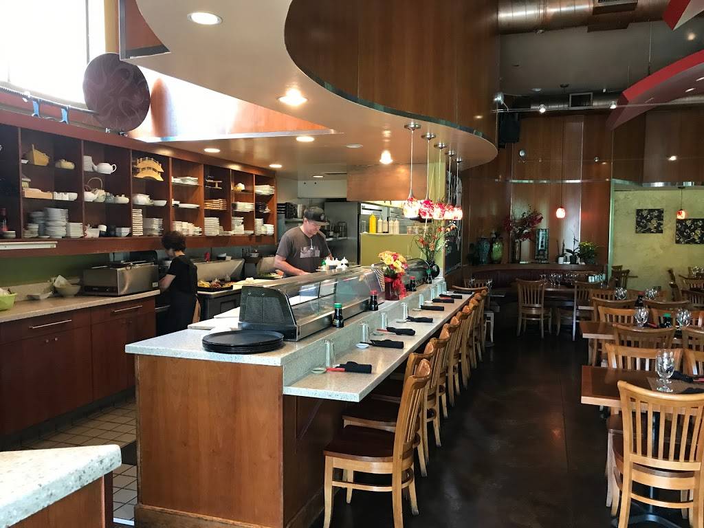 Yellowfinn Grill & Sushi Bar | restaurant | 1166 E 2100 S, Salt Lake City, UT 84106, USA | 8014662600 OR +1 801-466-2600