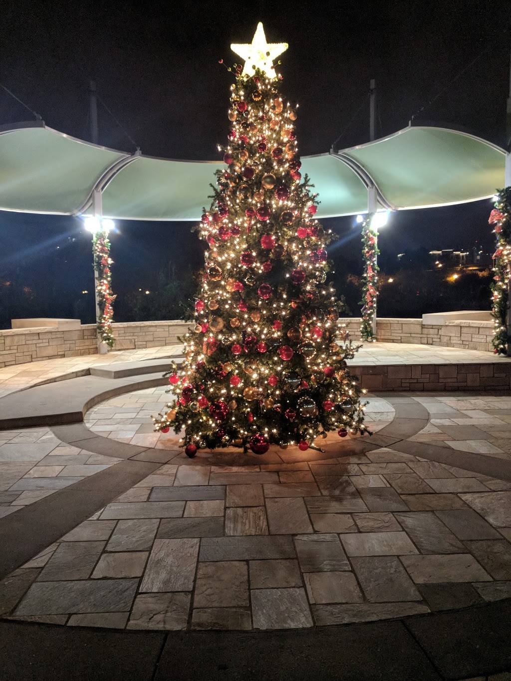 Hickory Tavern | restaurant | 1100 Metropolitan Ave #170, Charlotte, NC 28204, USA | 7043345155 OR +1 704-334-5155