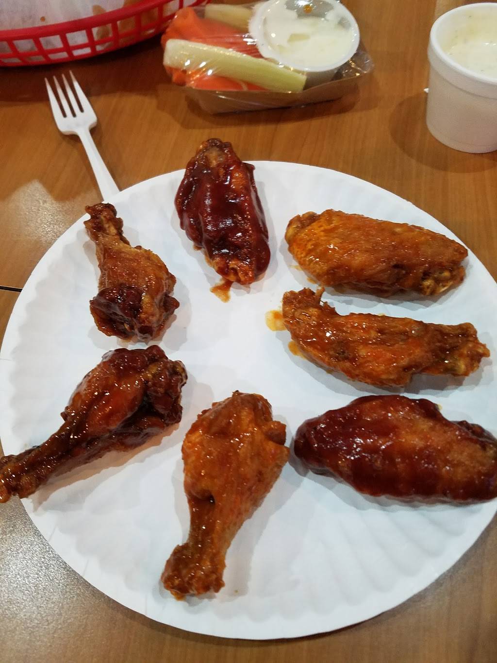 Wing Alley | restaurant | 2215 E Irlo Bronson Memorial Hwy, Kissimmee, FL 34744, USA | 4073489464 OR +1 407-348-9464