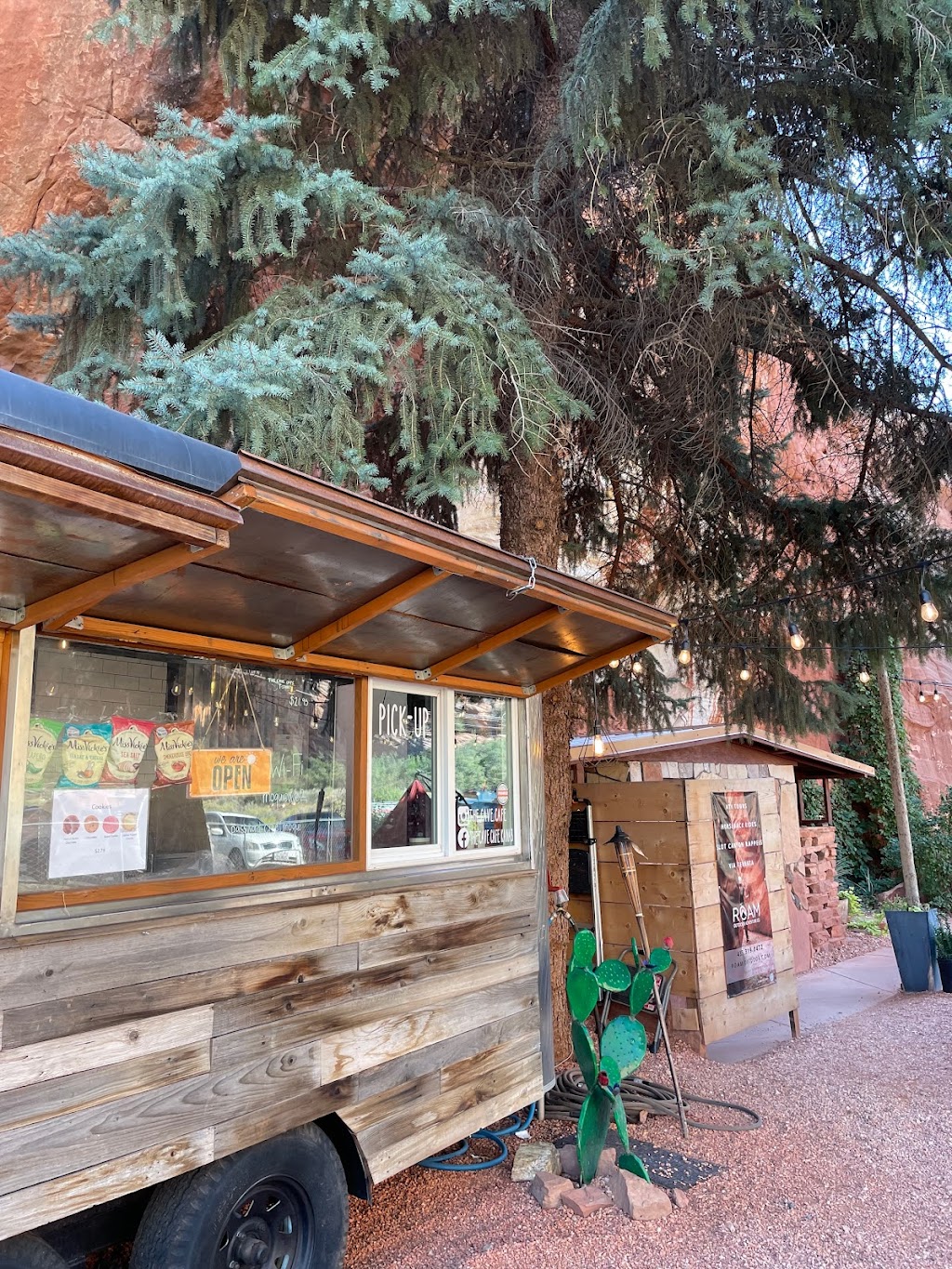 The Cave Cafe | restaurant | 4581 US-89, Kanab, UT 84741, USA | 4358190556 OR +1 435-819-0556