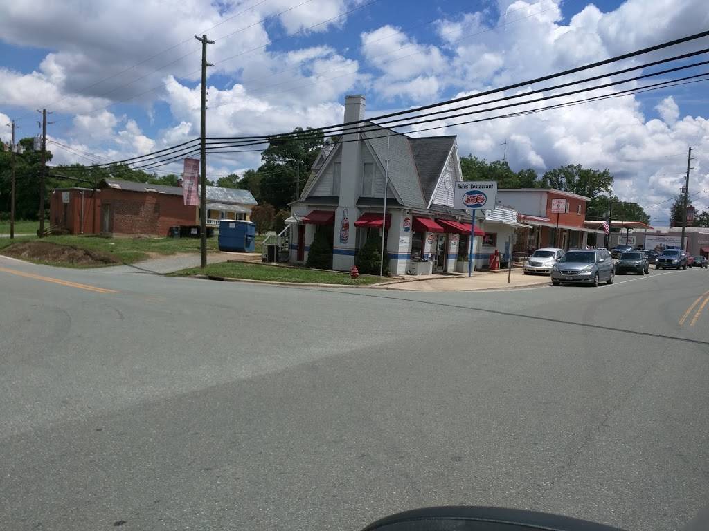 Rufus Restaurant | restaurant | 1977 N Main St, Goldston, NC 27252, USA | 9198984841 OR +1 919-898-4841